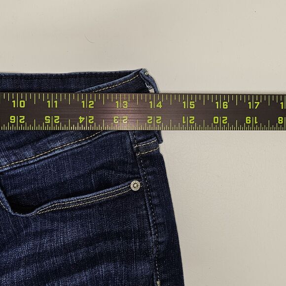 Levi’s Shaping Mid Rise Bootcut Jeans Size 6 W28 PC9 58826-0002 Medium Wash - Picture 13 of 16